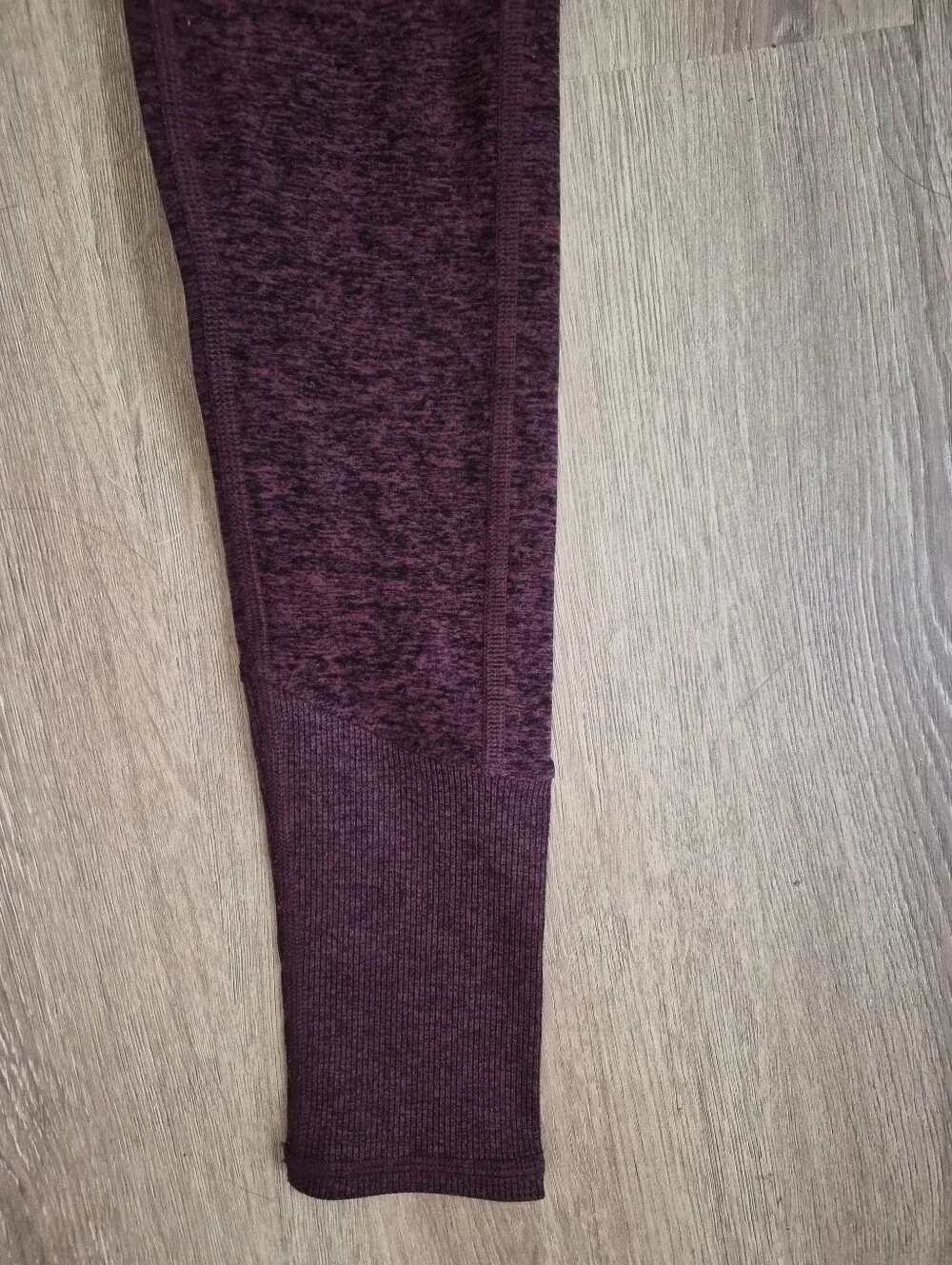 ALO Yoga Alosoft Seamless Lounge Leggings in Plum